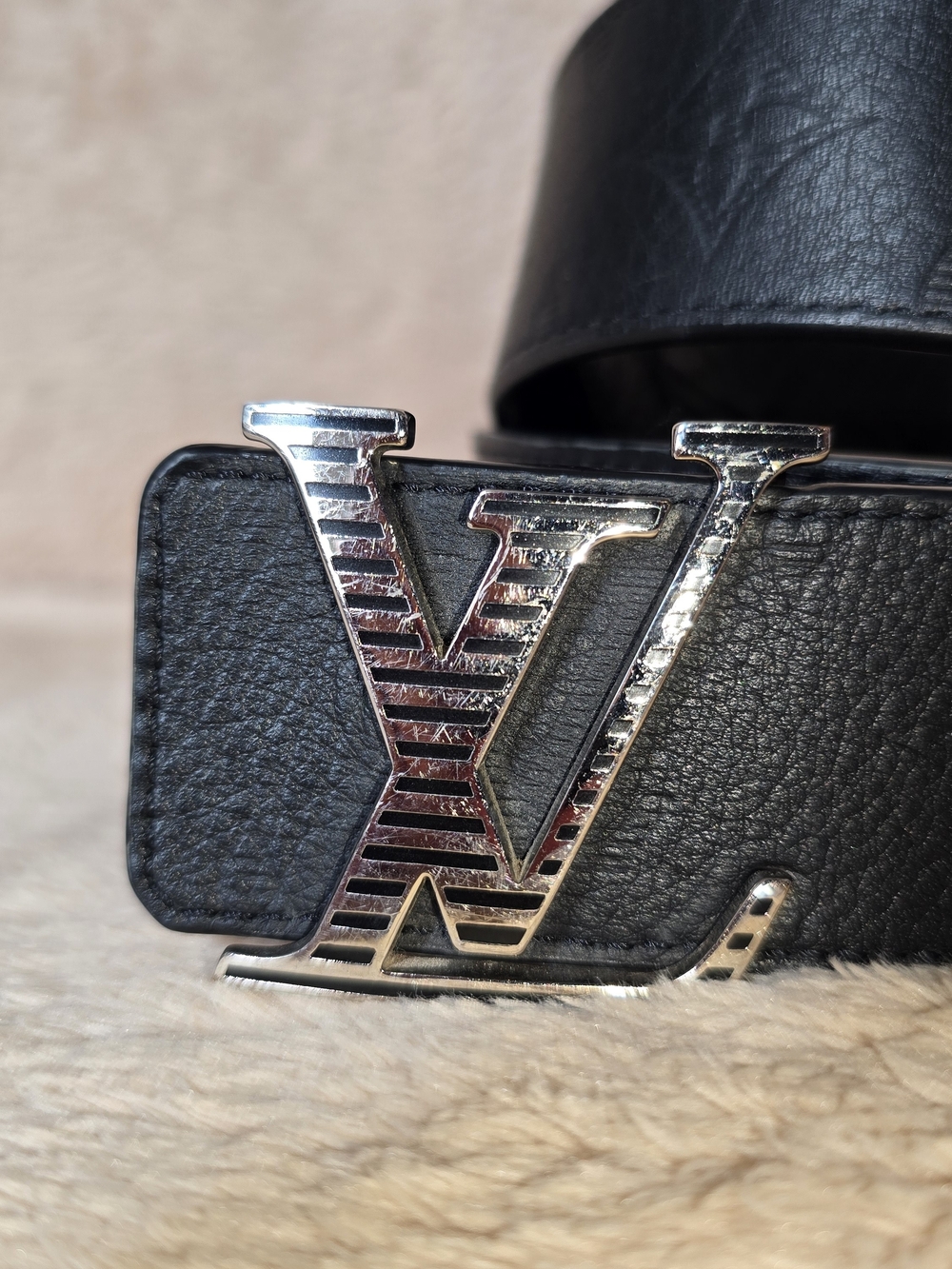 Louis Vuitton LV Shadow 40mm 90/36 Reversible Belt Black - Picture 3 of 14